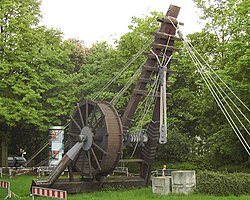 Reconstruction of a 10.4 m high Roman Polyspastos powered by a treadwheel at Bonn, Germany