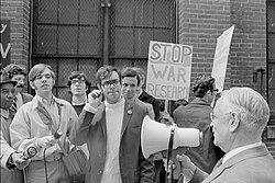 Draper and picketers at the Instrumentation Lab