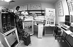 Mass spectrometer to determine the 16O/18O and 12C/13C isotope ratio on biogenous carbonate