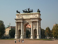 The Arch of Peace dates back to the early 19th century, but its origins can be traced back to a gate of the Roman walls of Milan