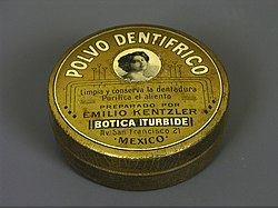 Botica Iturbide brand tooth powder (early 20th century, Mexico) from the permanent collection of the Museo del Objeto del Objeto