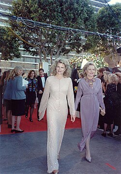 Bergen's daughter Candice Bergen and his wife, actress Frances Bergen, at the 62nd Academy Awards in 1990