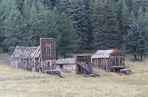 Exterior "town" set in Valle Grande