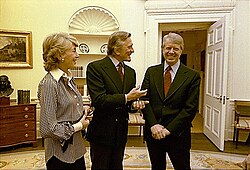 President Jimmy Carter greets Anne and Kirk Douglas, March 1978