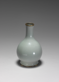 Chinese Ru ware celadon-glazed bottle vase, Northern Song, 11th–12th century