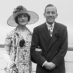 Noël Coward with Lilian Braithwaite, his, and later Gielgud's, co-star in The Vortex