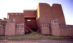 Photograph of the restored Adad Gate, taken prior to the gate's destruction by IS in April 2016[80]