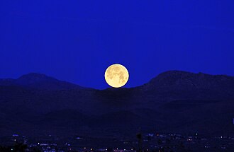 An early-morning moonset in the Mojave Desert, California (February 2016)