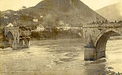 The partially destroyed Mehmed Paša Sokolović Bridge, 1915