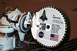 Spirit contains a memorial to the crew of the Space Shuttle Columbia's STS-107 2003 mission, which disintegrated during reentry.