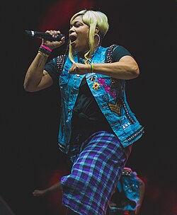 "Creep" is based on member Tionne "T-Boz" Watkins' experience with a former boyfriend.