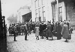 Liquidation at the Sosnowiec Ghetto in occupied Poland during World War II; Spiegelman tells of his parents' survival in Maus.