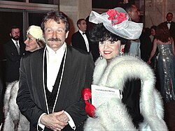 Williams and Yola Czaderska-Hayek at the 62nd Academy Awards in 1990