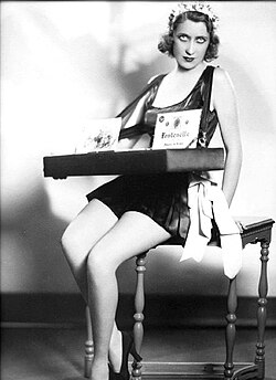 Etting in the Ziegfeld Follies of 1931[16]