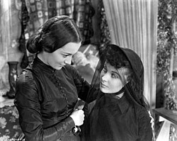 Scarlett and sister-in-law Melanie Hamilton