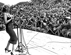 Marilyn Monroe performing in Korea, 1954[35]