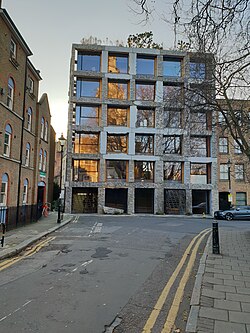 15 Clerkenwell Close in London uses a trabeated exoskeleton.