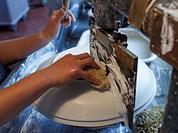 Jiggering a plate
