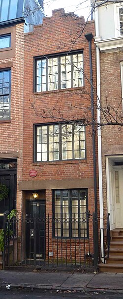 Millay's 1923–24 home: 75+1⁄2 Bedford Street, Greenwich Village (2013 photo)