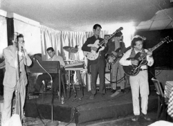 The Prime Movers, featuring Pop on drums