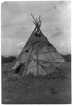 Yakama tipi, by Edward Curtis, 1910
