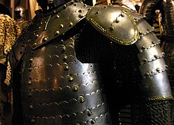 A set of spaulders