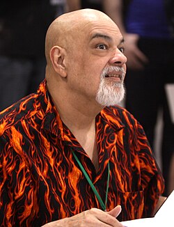 Pérez at the 2012 Phoenix Comicon in Phoenix, Arizona