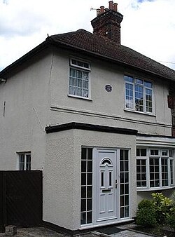 141 Maybury Rd, Woking, where Wells lived from May 1895 until late 1896[35]