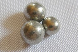 Highly purified nickel spheres made by the Mond process