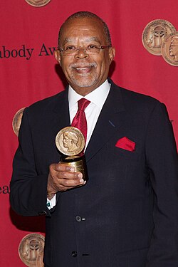 Gates accepts the Peabody Award for The African Americans: Many Rivers to Cross