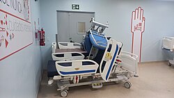 Barricades in the hospital [es] of Los Ceibos [es] in the north of Guayaquil