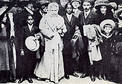 Besant with the child Krishnamurti