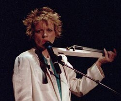 Anderson performing at De Vereeniging in Nijmegen, Netherlands, 1986