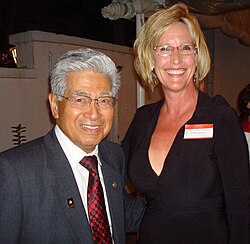 Brockovich with U.S. senator Daniel Akaka of Hawaii in 2007