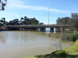 Western Highway crossing the Wimmera River at Horsham