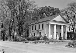 Downtown Pendleton with Farmers Hall, early twentieth century