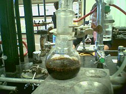 Synthesis of copper(II)-tetraphenylporphyrin, a metal complex, from tetraphenylporphyrin and copper(II) acetate monohydrate