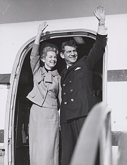 Leonard and Felicia Bernstein leaving for Israel, 1957
