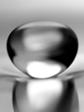 Drop of water bouncing on a water surface subject to vibrations