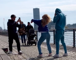 Teenagers producing a video for TikTok (2022)