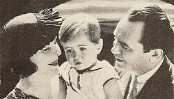 Gladys Lloyd Robinson and Edward G. Robinson with their son, Edward Jr., in 1935.