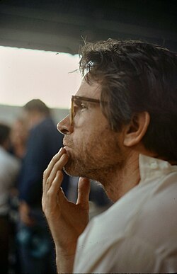 Warren Beatty on the set of the film Reds (1981)
