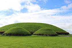 Knowth: the main mound and two satellite tombs