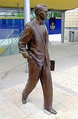 Cary Grant statue by Graham Ibbeson (2001) in Millennium Square, Bristol