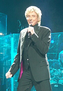 Manilow live at the Xcel Energy Center (2008).