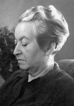The university granted the academic title of Spanish Professor in 1923 to Gabriela Mistral, although her formal education ended before she was 12 years old.