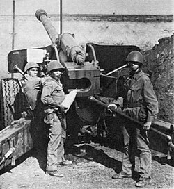 Cuban artillery crew in Ethiopia during the Ogaden War.