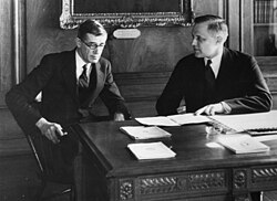 Vannevar Bush (l) and Karl Compton (r) led reforms to funding and curriculum