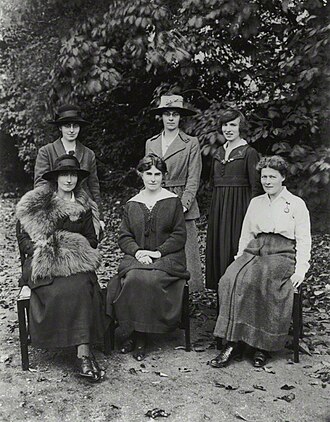 Staff of St Hilda's College, Oxford, including Elizabeth Levett, October 1919