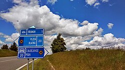Route numbers on directional road signs